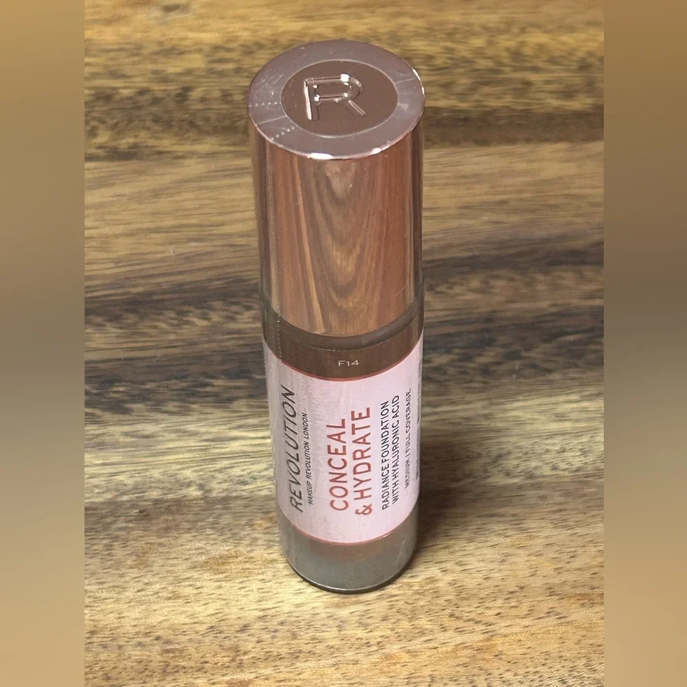 Revolution Conceal & Hydrate Foundation - F14